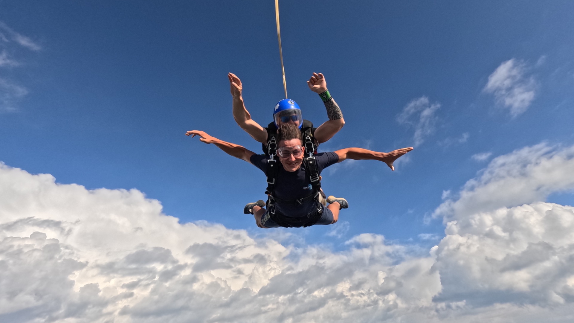 Saut en parachute tandem semaine - Photo 2