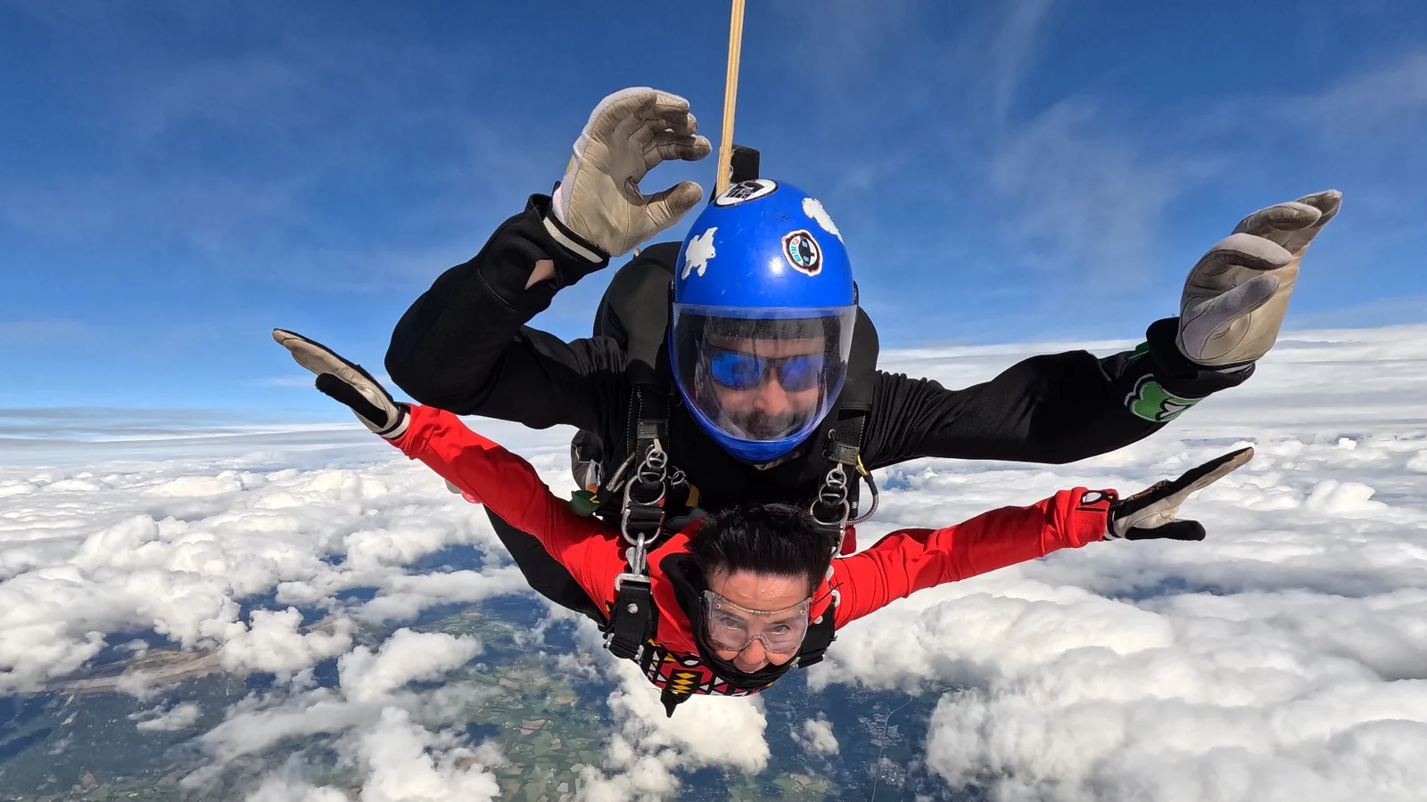 Saut en Parachute Tandem week-end - Photo 2